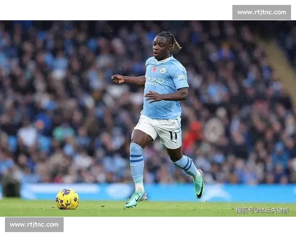 曼城定妆照集体搓手引热议：这是什么神秘仪式？